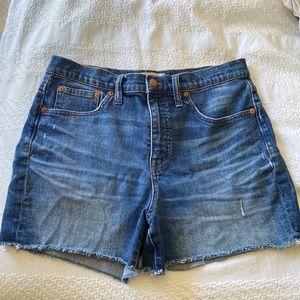 Madewell High Rise Cut Off Shorts in Glenoaks Wash